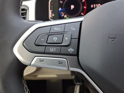 Used 2023 Volkswagen Atlas SE w/ Panoramic Sunroof Package FWD image 34