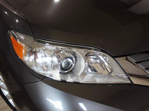 Used 2014 Toyota Sienna XLE AWD/4WD image 10