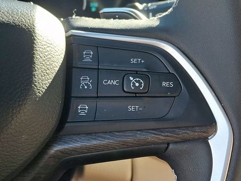 Used 2022 Jeep Grand Cherokee Limited 4xe w/ Luxury Tech Group II image 24