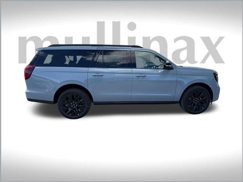 New 2025 Ford Expedition Max Platinum w/ Stealth Appearance Package image 18
