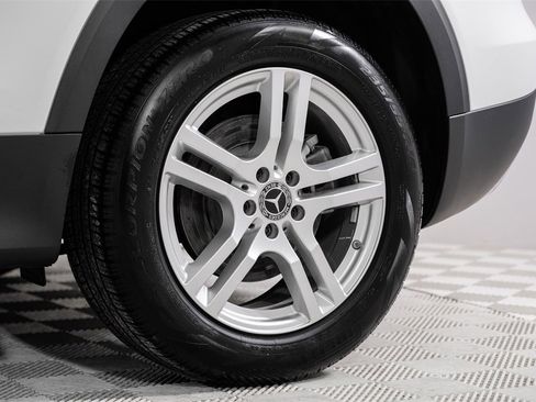 Used 2020 Mercedes-Benz GLB 250 w/ Premium Package image 59