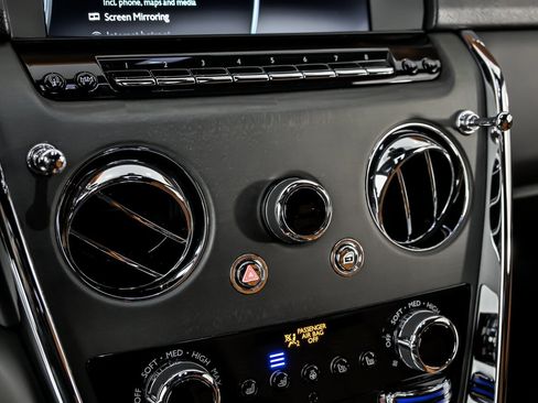 Used 2022 Rolls-Royce Cullinan image 36