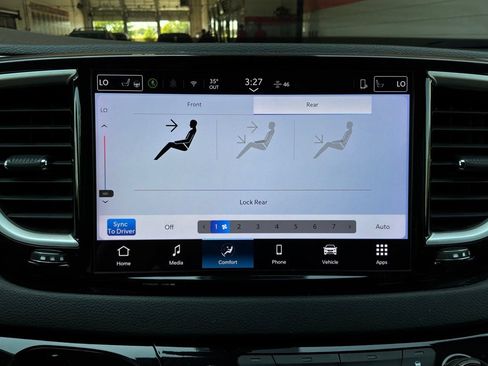 Used 2025 Chrysler Pacifica Select FWD image 35