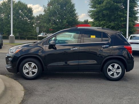 Used 2019 Chevrolet Trax LT w/ LT Convenience Package FWD image 6