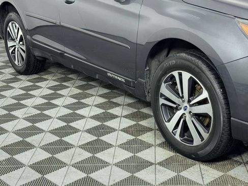 Used 2019 Subaru Outback 2.5i Limited AWD/4WD image 12