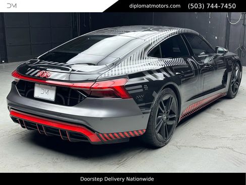 Used 2023 Audi RS e-tron GT image 7