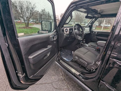 Used 2021 Jeep Wrangler Unlimited Sport image 8