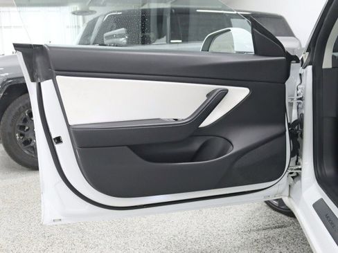 Used 2020 Tesla Model 3 Performance image 34