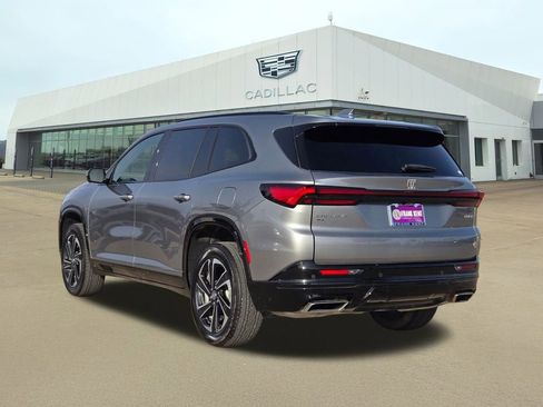 Used 2025 Buick Enclave Sport Touring image 4