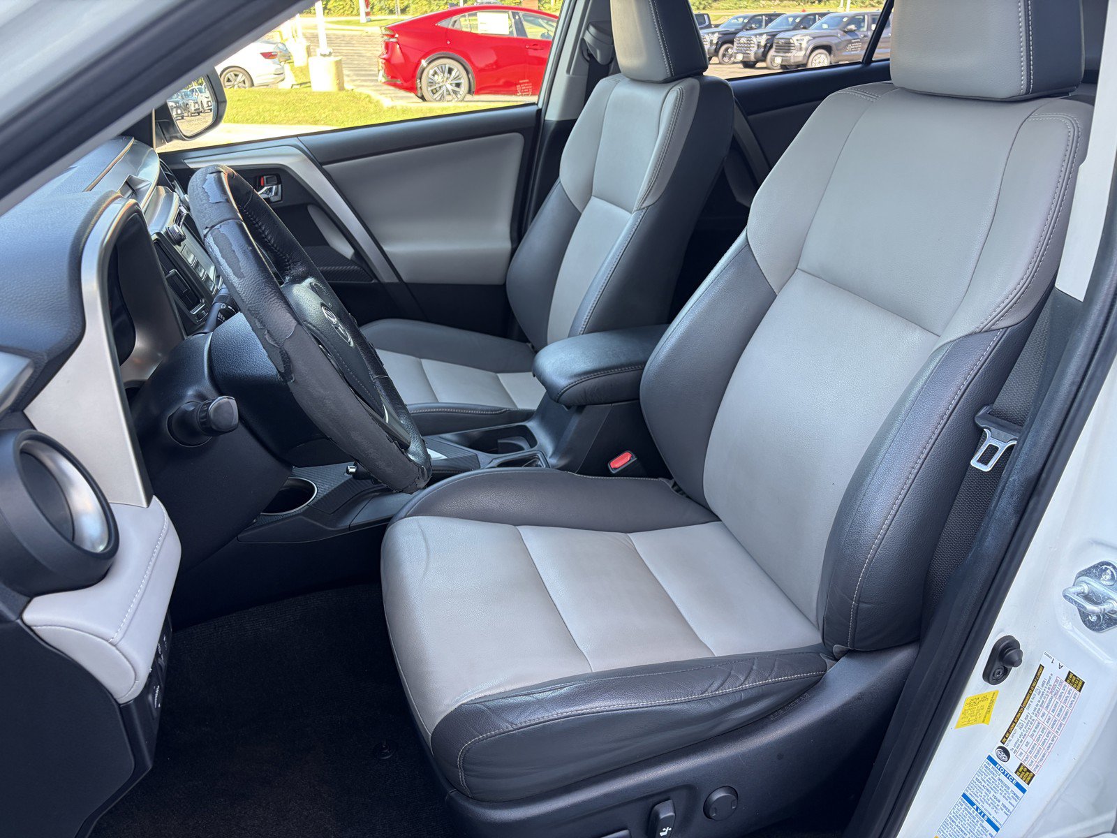 Used 2015 Toyota RAV4 Limited AWD/4WD image 11
