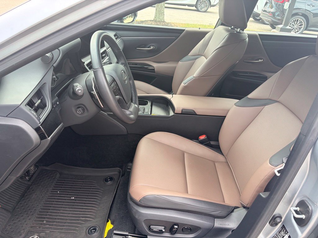 Used 2024 Lexus ES 350 w/ Premium Package FWD image 4