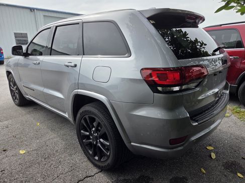 Used 2021 Jeep Grand Cherokee Laredo X RWD image 4