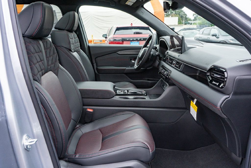New 2026 Honda Pilot Black Edition image 17