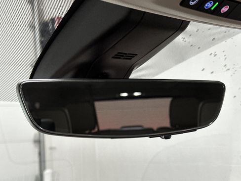 Used 2021 GMC Yukon XL Denali w/ Denali Premium Package image 40