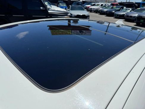 Used 2022 BMW 740i w/ Premium Package RWD image 8