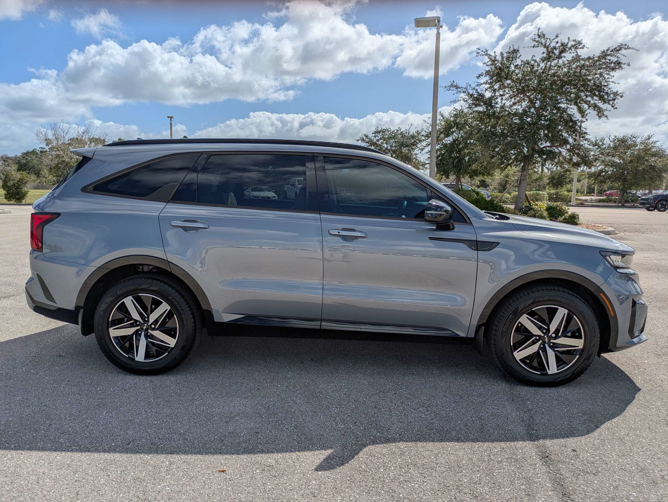 Certified 2023 Kia Sorento EX FWD image 3