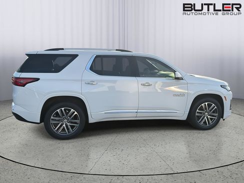 Used 2022 Chevrolet Traverse High Country FWD image 7
