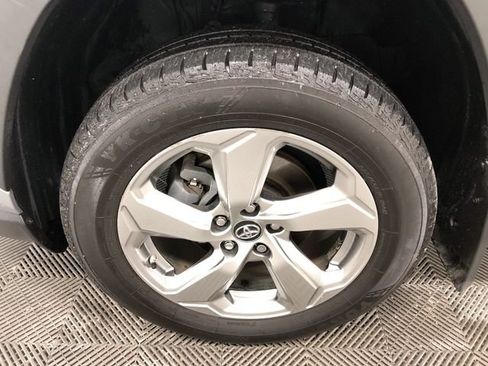 Used 2019 Toyota RAV4 Limited w/ Carpet Mat Package AWD/4WD image 29