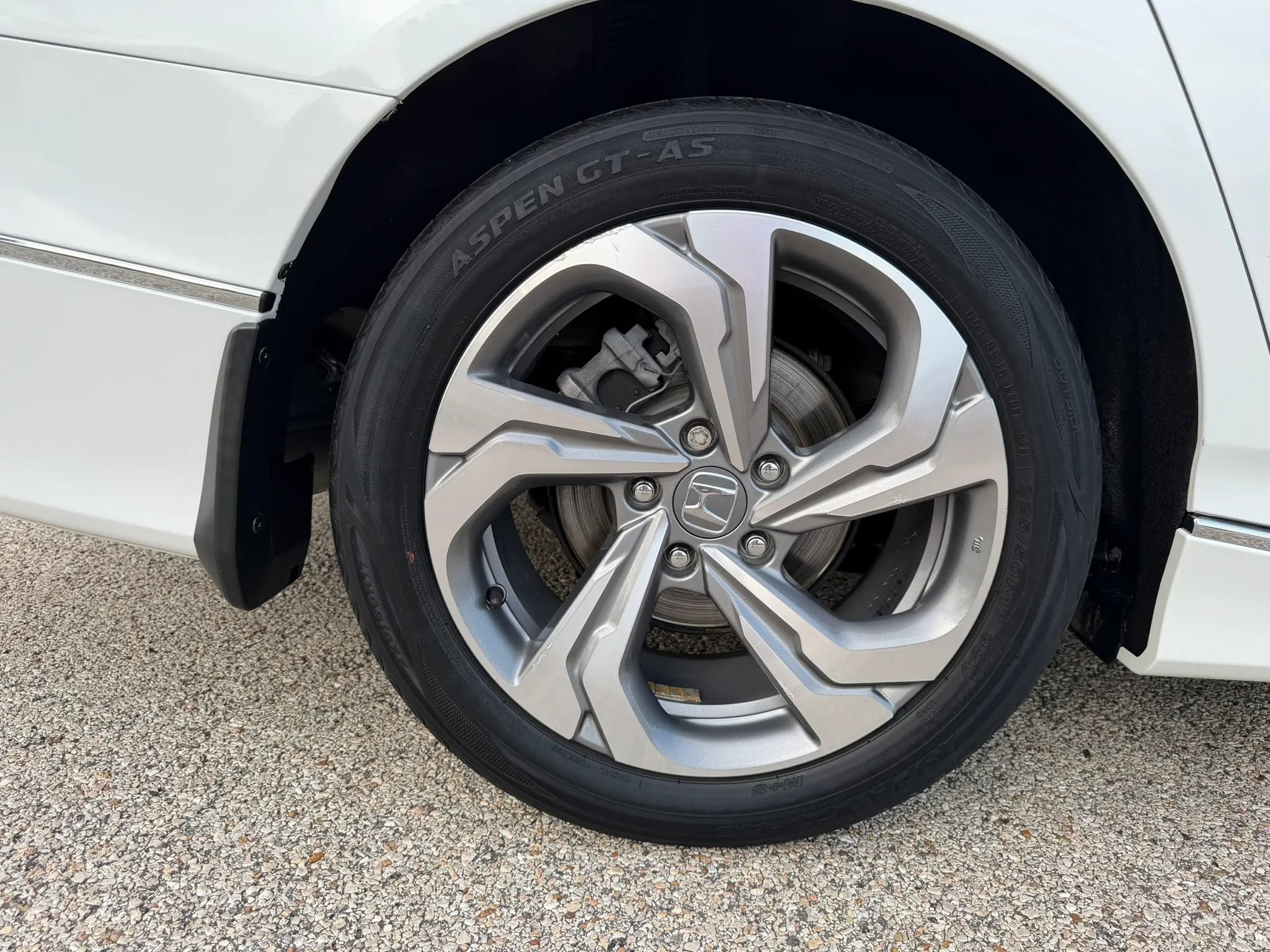 Used 2018 Honda Accord EX-L image 15