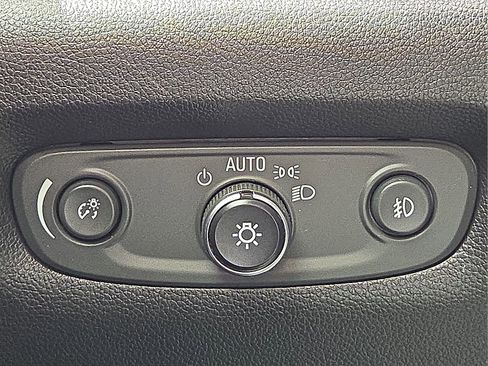 Used 2018 Chevrolet Traverse Premier AWD/4WD image 21