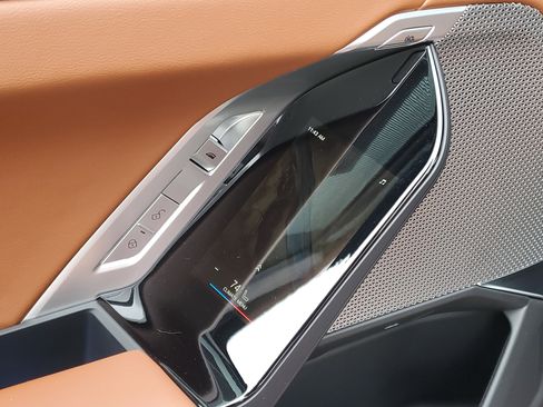 Certified 2023 BMW 760i xDrive w/ Executive Package image 26