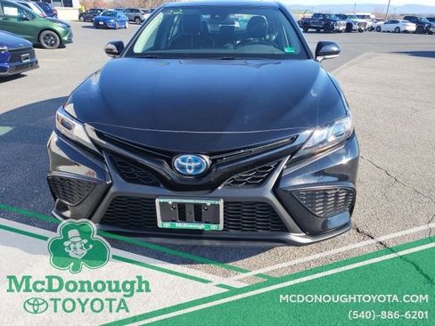 Certified 2022 Toyota Camry SE image 6