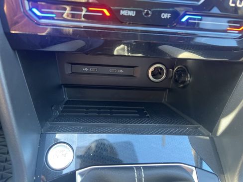 New 2025 Volkswagen Taos SE image 20