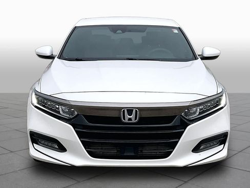Used 2018 Honda Accord Sport image 4