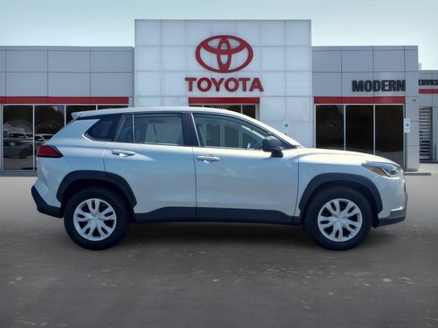 Used 2023 Toyota Corolla Cross L FWD image 7