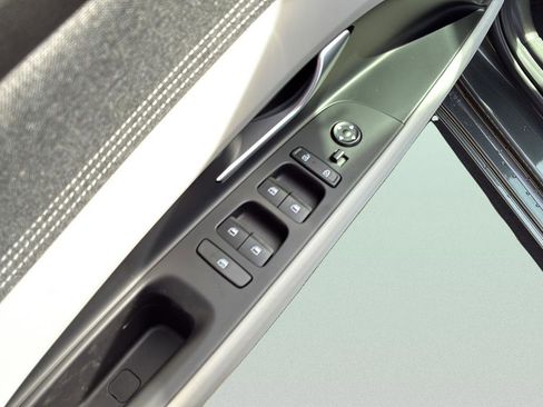 New 2026 Hyundai Elantra Limited FWD image 11