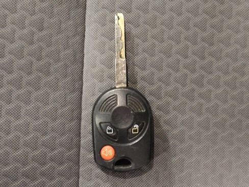 Used 2017 Ford Escape SE image 32