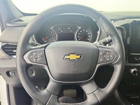 Used 2023 Chevrolet Traverse LT image 17