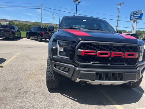 Used 2018 Ford F150 Raptor w/ Equipment Group 802A Luxury AWD/4WD image 4