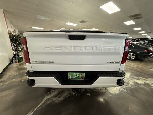 Used 2022 Chevrolet Silverado 1500 Custom image 4
