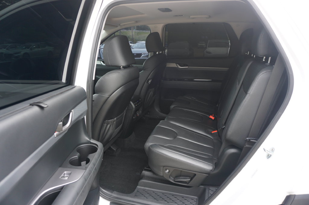 Used 2022 Hyundai Palisade SEL w/ 8P Bench Seat Package FWD image 15
