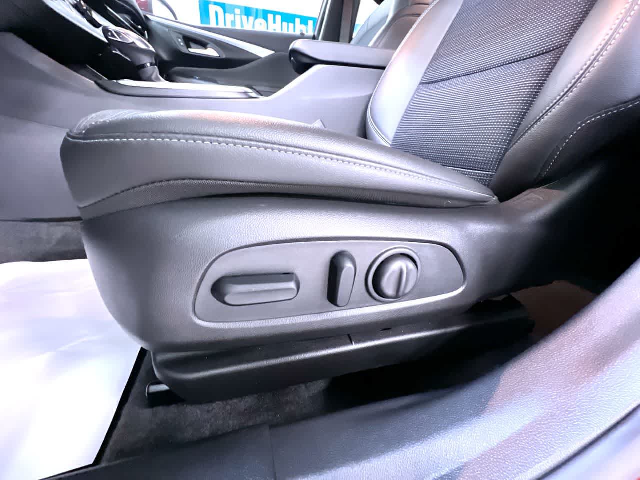 Used 2025 Buick Envista Preferred w/ Convenience I Package FWD image 13