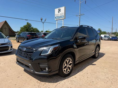 Used 2024 Subaru Forester Premium AWD/4WD image 3