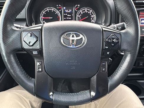 Used 2020 Toyota 4Runner Venture w/ Moonroof Package image 18