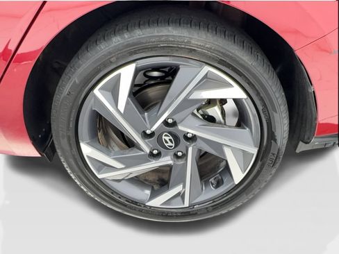 Used 2025 Hyundai Elantra SEL FWD image 12