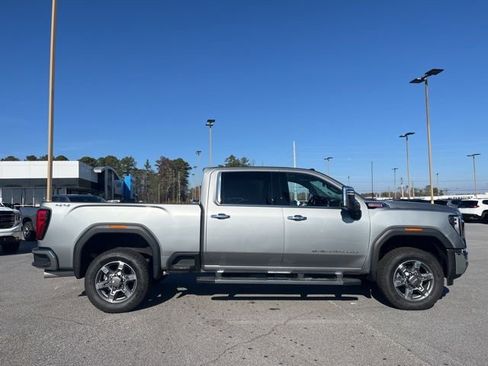 New 2025 GMC Sierra 2500 SLT w/ SLT Convenience Package image 3