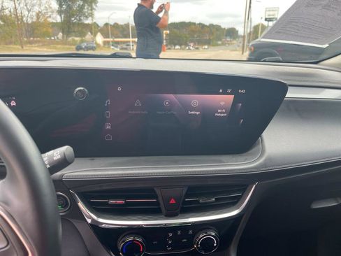 Used 2024 Buick Encore GX Sport Touring image 17