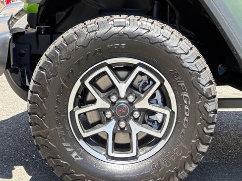 New 2025 Jeep Wrangler Unlimited Rubicon w/ Technology Group image 25