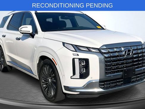 Used 2023 Hyundai Palisade Calligraphy w/ Cargo Package FWD image 1