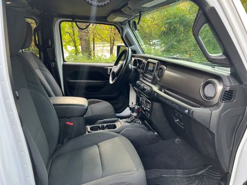 Used 2020 Jeep Wrangler Unlimited Sport image 24