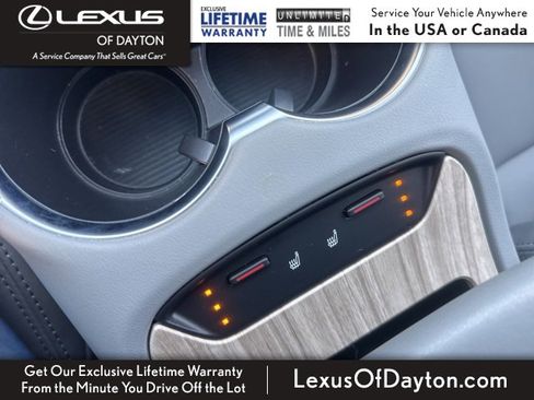 Used 2023 Toyota Venza XLE image 28