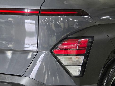 Used 2024 Hyundai Kona SEL FWD image 12