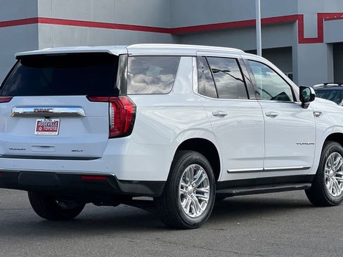 Used 2021 GMC Yukon SLT image 2