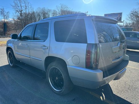 Used 2013 Cadillac Escalade Premium image 9