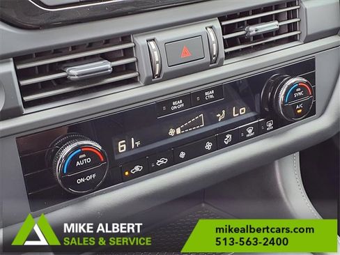 Used 2024 Nissan Pathfinder S image 17