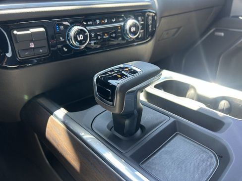 Used 2022 GMC Sierra 1500 SLT w/ SLT Premium Plus Package AWD/4WD image 32